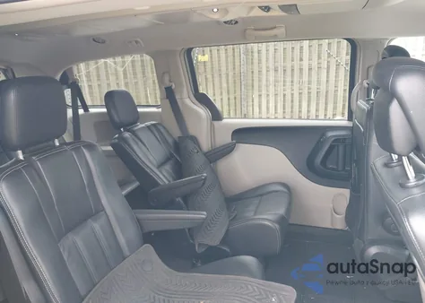 2013 Chrysler Town & Country Touring из США, поврежденный, VIN 2C4RC1BG1DR674913